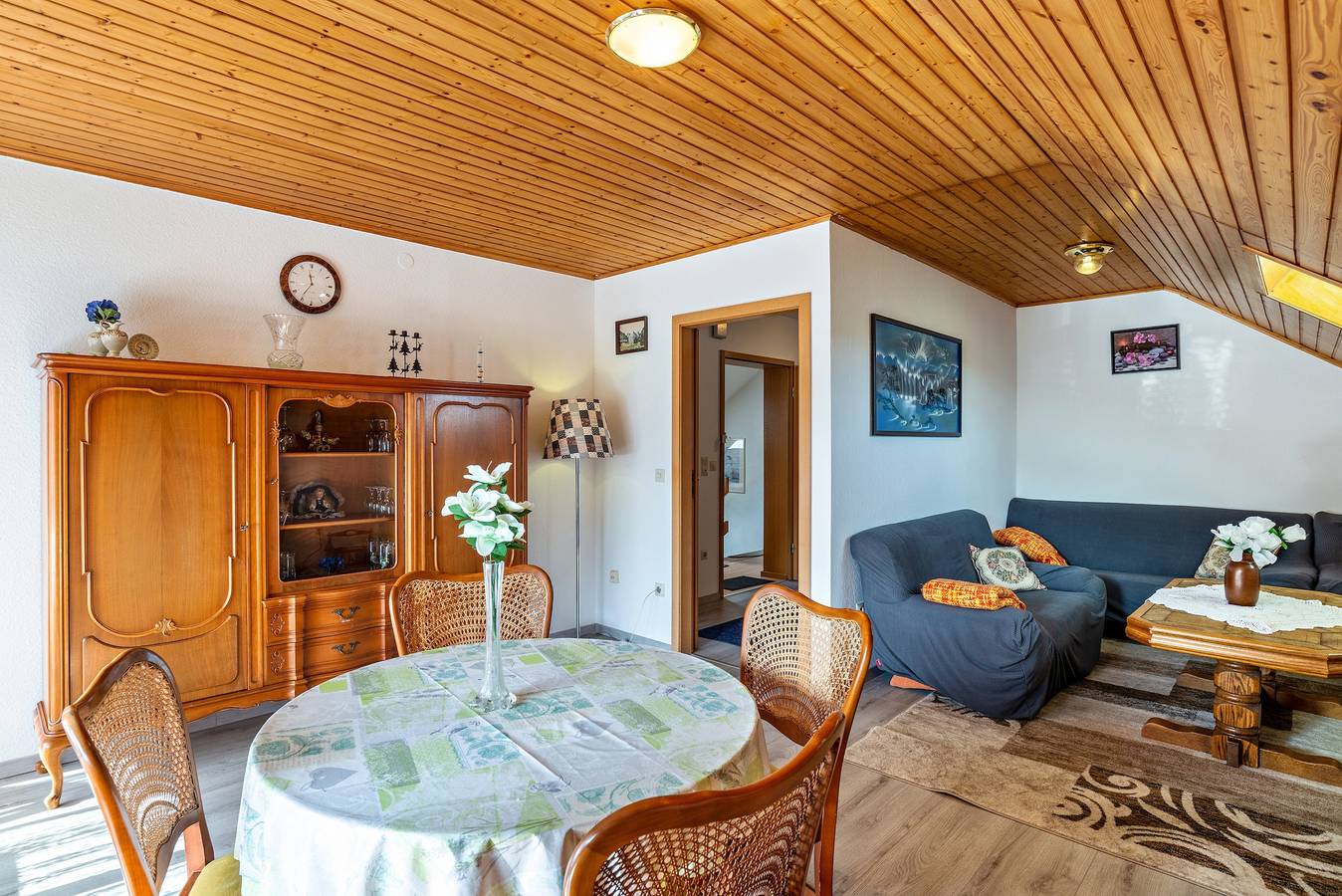 Entire apartment, Apartment "Haus Günter und Valeria" with Mountain View, Shared Terrace & Wi-Fi in Gossersweiler-Stein, Trifelsland
