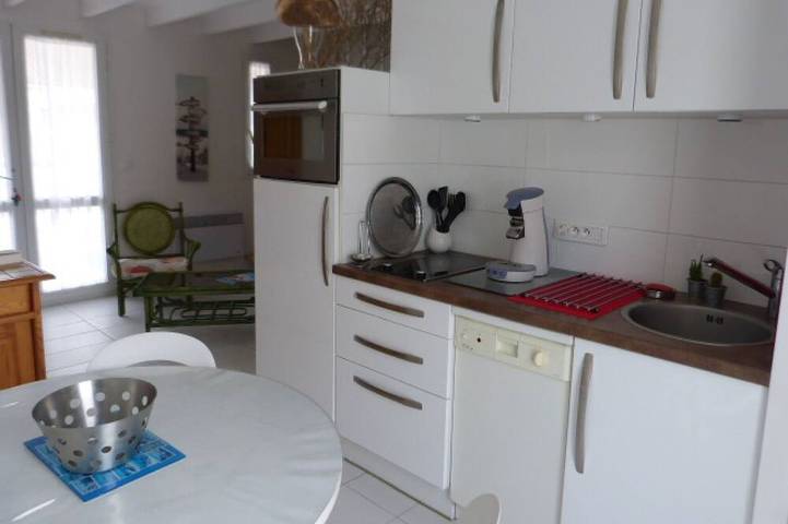 Gîte pour 6 personnes, avec piscine et jardin dans Plage De L Arneche Meschers Sur Gironde - 4