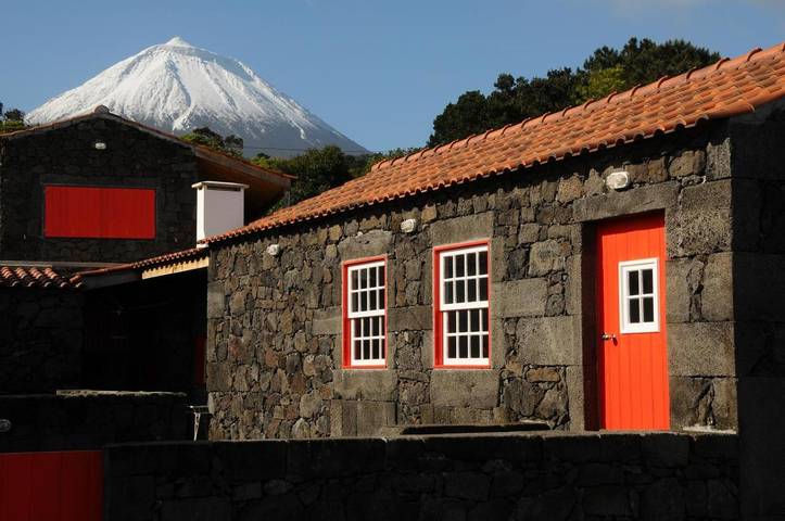 Casa de férias para 9 pessoas, com jardim e vista, com animais de estimação na Ilha do Pico