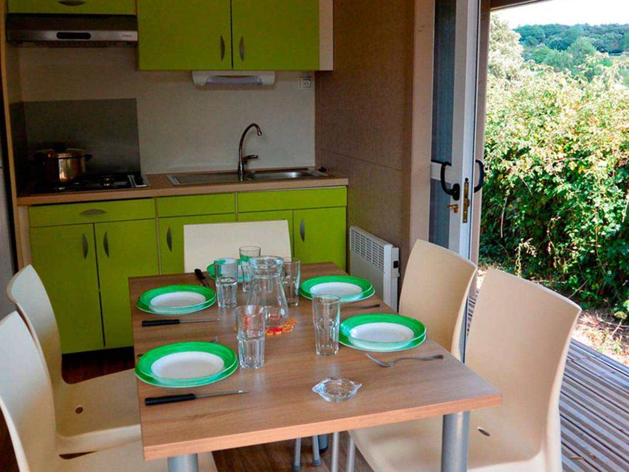 Cozy chalet for 5 with terrace in Collias in Collias, Nimes region