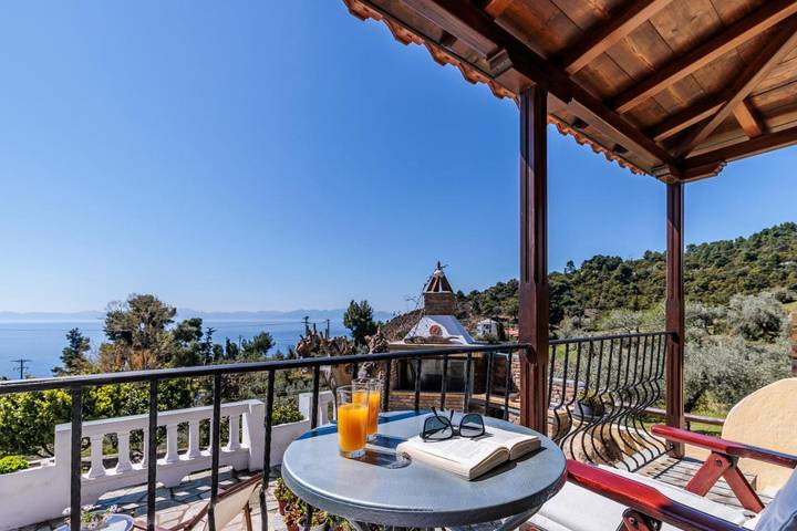 Gîte pour 3 personnes, avec terrasse ainsi que jardin et vue dans Stafylos - 3