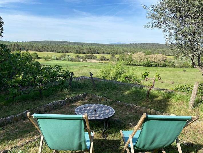 Location de vacances pour 2 personnes, avec piscine et vue ainsi que jardin et terrasse à Fox-Amphoux - 2