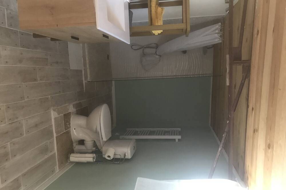Cabane à la ferme avec piscine couverte et jacuzzi in Les Églisottes-et-Chalaures, Région de Libourne
