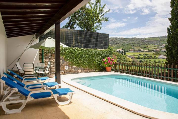 Casa de férias para 6 pessoas, com piscina e jardim em Lamego