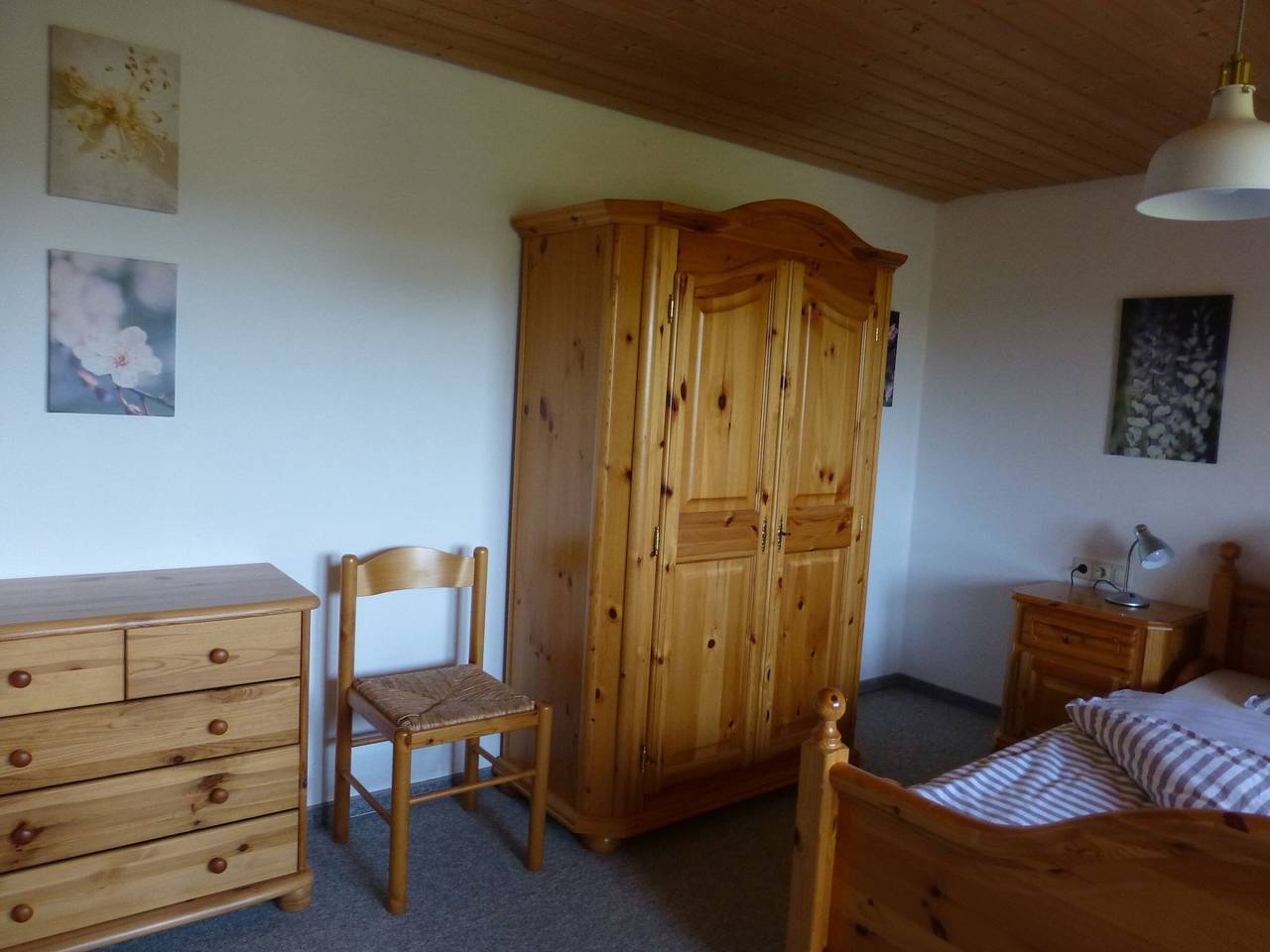 Ganze Wohnung, Ferienwohnung 'Feenlämpchen, 35qm' mit Bergblick und Wi-Fi in Ostrach, Region Bodensee-Oberschwaben