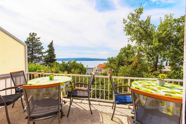 Ferienwohnung für 8 Personen, mit Garten und Balkon in Crikvenica