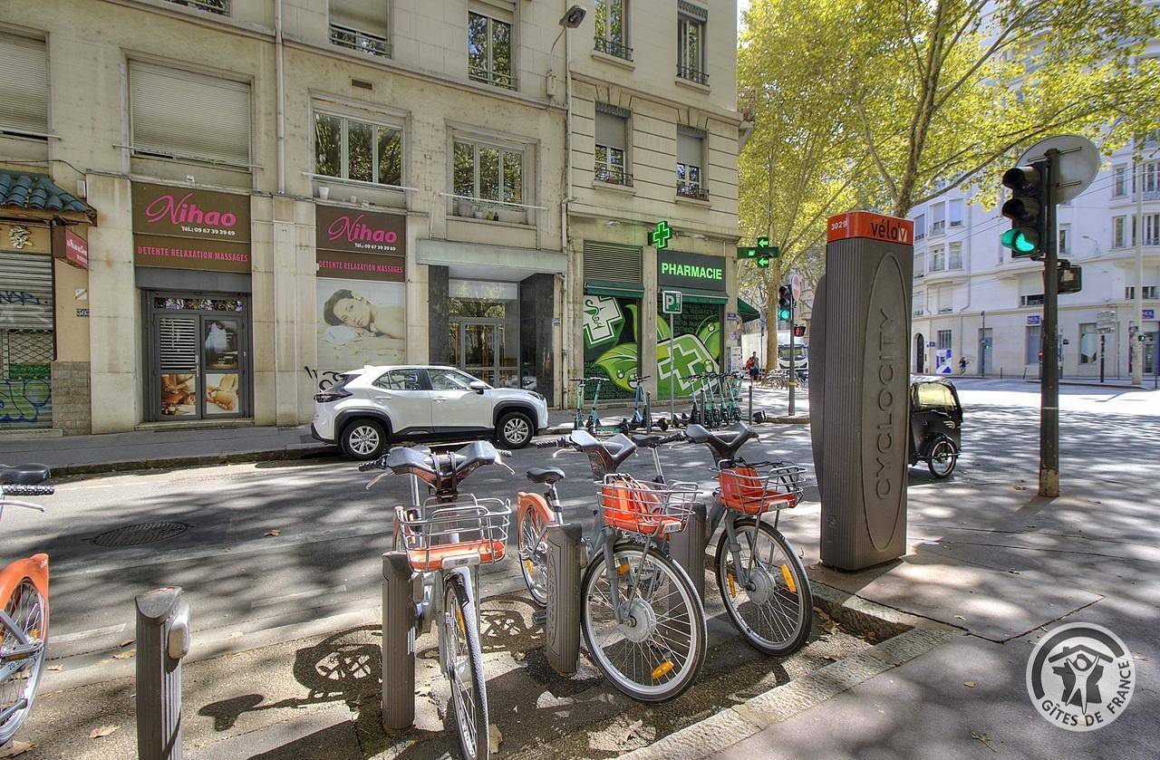 Gîte confortable près de la rivière et des restaurants | Parking gratuit in Lyon, Lyon et ses environs