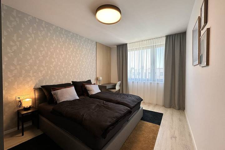 Ferienwohnung für 4 Personen, mit Whirlpool und Balkon in Bratislava - 2