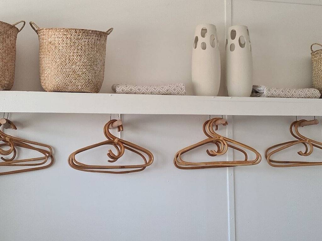 Private cottage, dog friendly, close to beach, shops, bush walks, fishing, more in Ettalong Beach, New South Wales