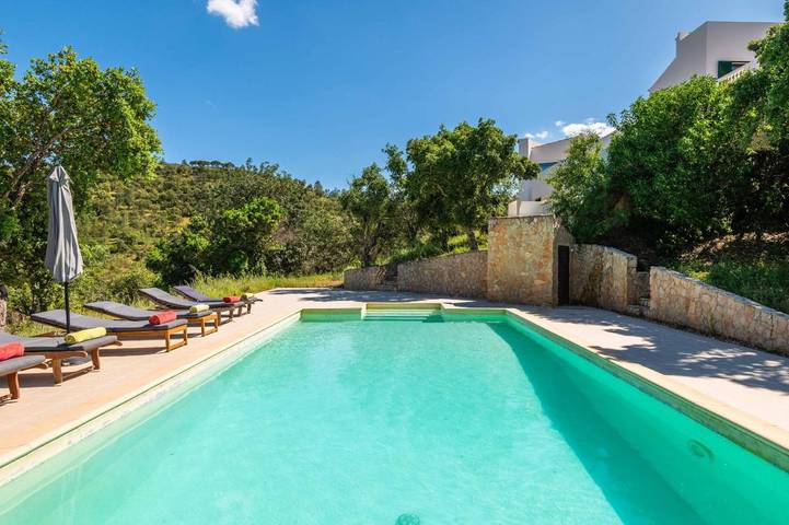 Location de vacances pour 12 personnes, avec jardin ainsi que terrasse et piscine dans Santa Catarina da Fonte do Bispo - 4