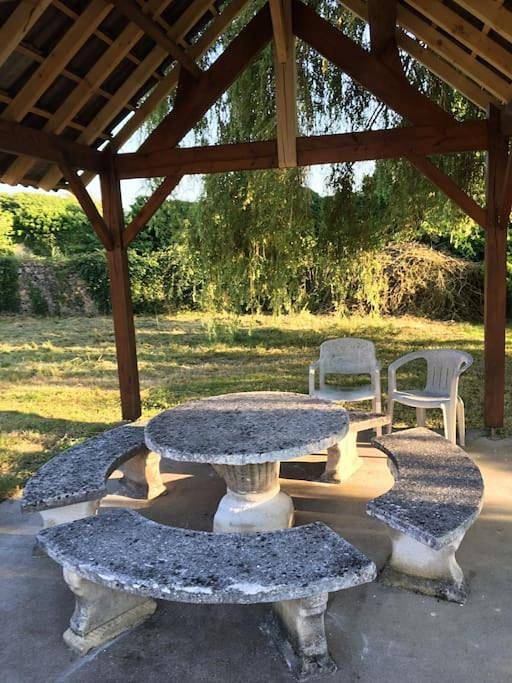 Appartement entier, Charmant T2 au 1er dans résidence avec parc arboré in Saint-Pierre-le-Moûtier, Nièvre