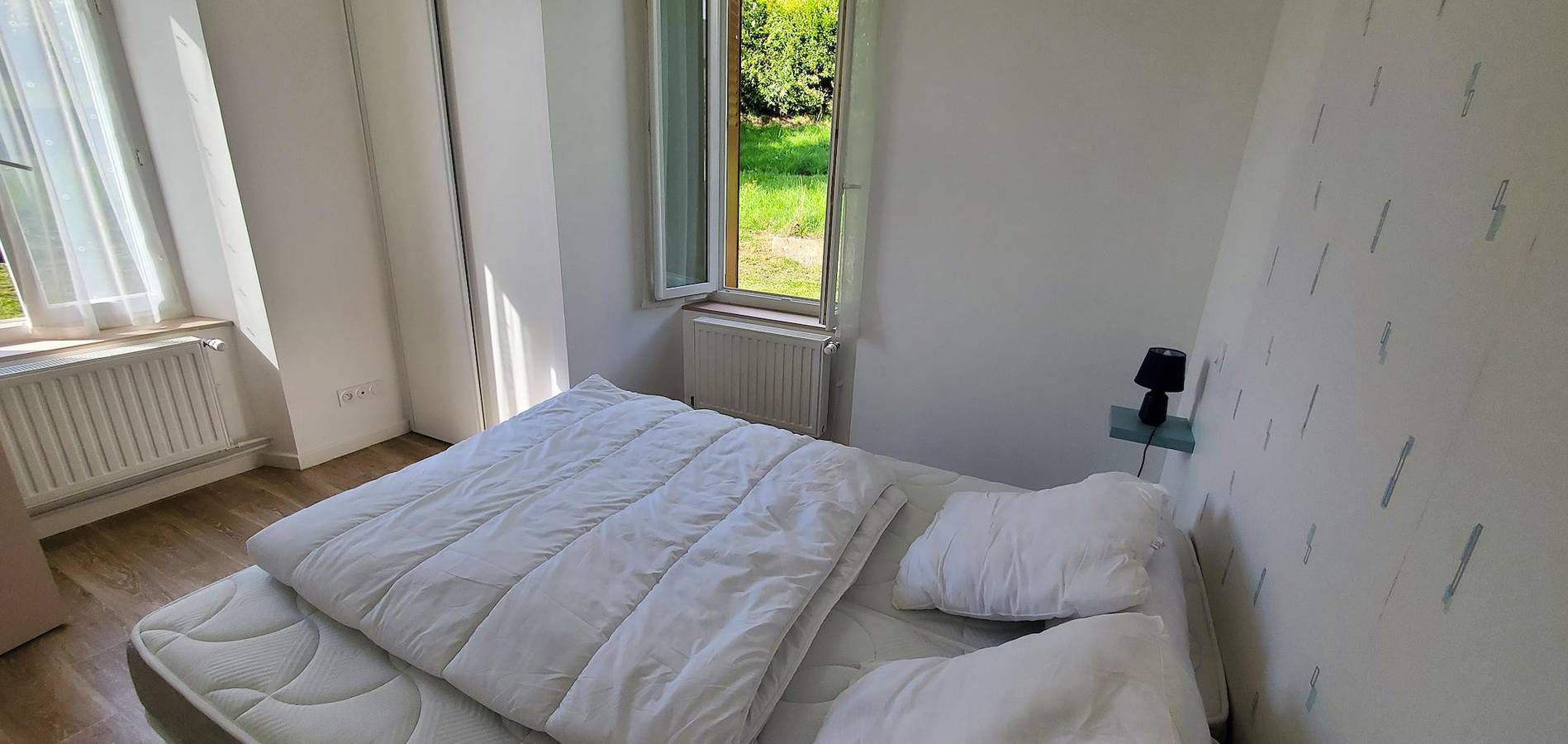 Appartement entier, Appartement de vacances pour 2 personnes avec terrasse in Murol, Parc naturel régional des Volcans d'Auvergne