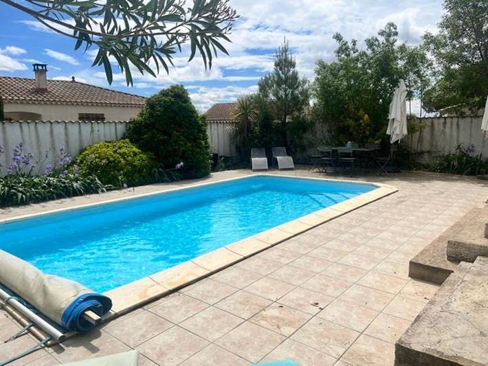 Location de vacances pour 6 personnes, avec jardin ainsi que terrasse et piscine à Puimisson - 2