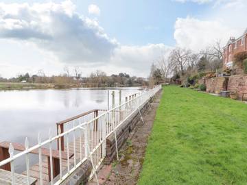 Holiday Home for 4 People in Chester, Cheshire, Photo 2