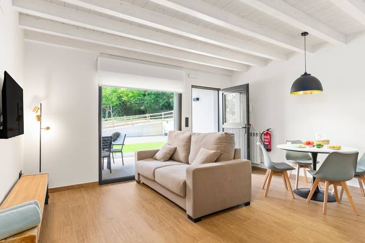 Entire apartment, Modern apartment with mountain views and private terrace in Cangas de Onís in Parres, Asturias Province