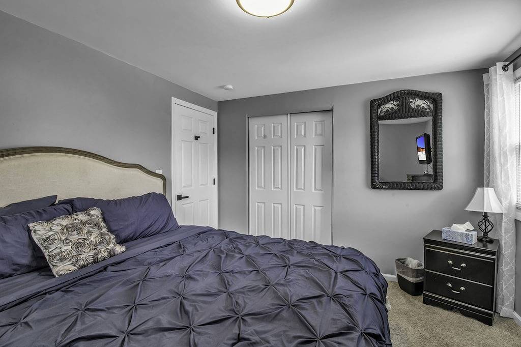 Ganze Wohnung, Geräumiges / komfortables Privathaus in der Nähe von Buffalo / Rechnungen / Flughafen / Niagarafälle in Cheektowaga, Eriesee