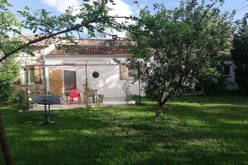 Gîte pour 6 personnes, avec jardin et terrasse, animaux acceptés à Trigance