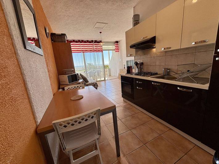 Ganze Wohnung, Renoviertes 2-Zimmer-Apartment für 4 Personen mit privatem Garten - Strand in unmittelbarer Nähe in Port-la-Nouvelle, Mittelmeerküste (Frankreich)