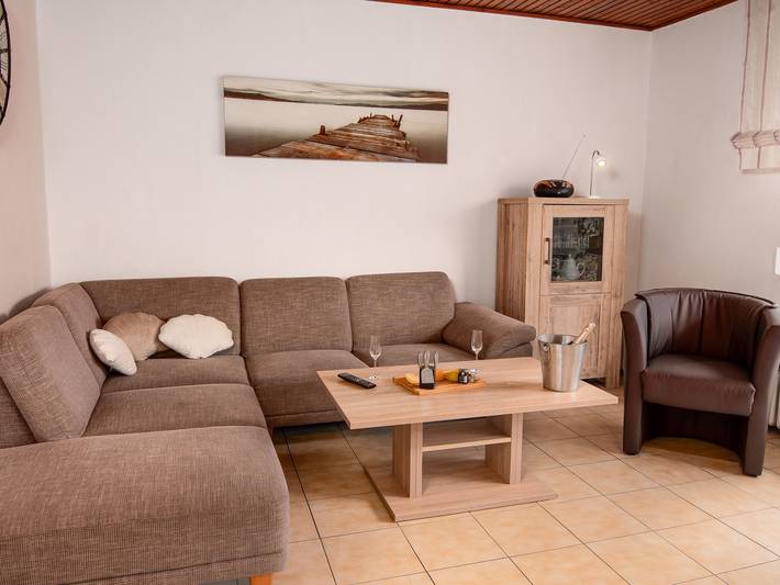 Ferienhaus für 5 Personen, mit Terrasse und Garten in Norden-Norddeich - 2