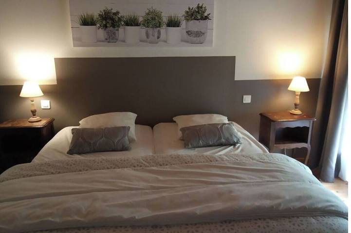 Location de vacances pour 10 personnes, avec piscine à Saint-Martin-Lars-en-Sainte-Hermine - 3