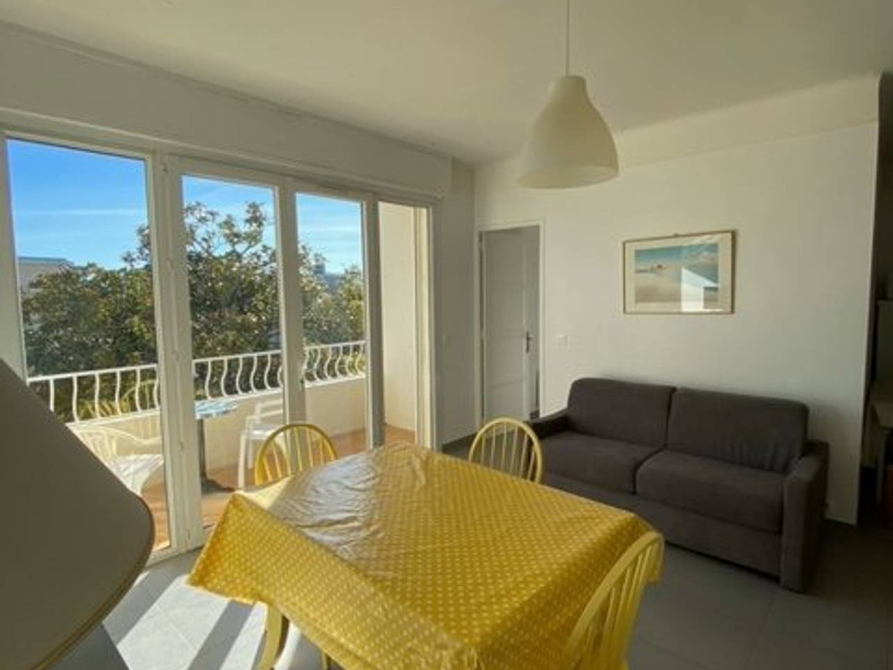 Apartamento entero, Apartamento tranquilo en La Ciotat, frente a la playa, con estacionamiento in La Ciotat, Marsella region