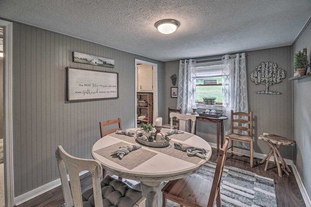 Damascus Cottage w/ Fire Pit - 1 Mi to Trails in Damascus, Washington County (VA)