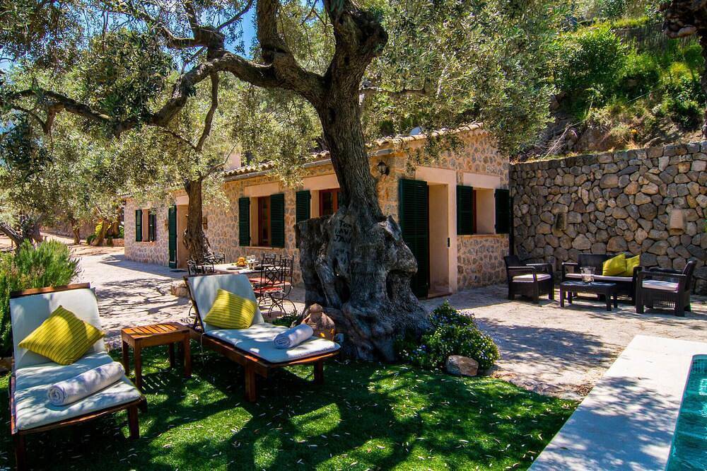 Preciosa casa en Deia con piscina privada, puede ser interior o exterior. in Deyá, Mallorca Oeste