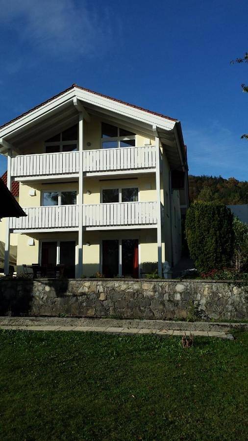Ferienwohnung für 4 Personen, mit Terrasse und Garten sowie Ausblick in Hohenpeißenberg