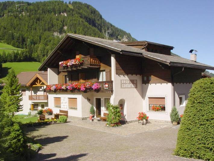B&b per 2 persone, con Balcone e Terrazza nonché Giardino e Panorama in Val Gardena