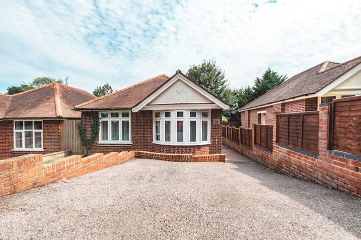 Holiday home for 6 people, with garden, with pets in Southampton