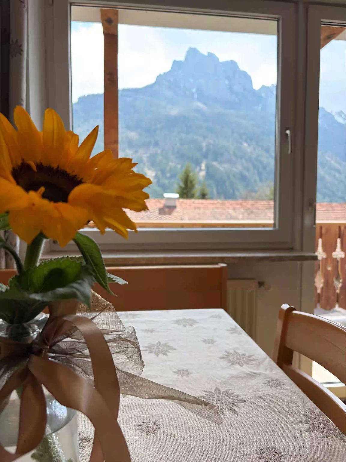 Ganze Wohnung, Apartment 'Lella Stella Alpina' mit Bergblick, Balkon und Wlan in San Giovanni di Fassa, Dolomiti Superski