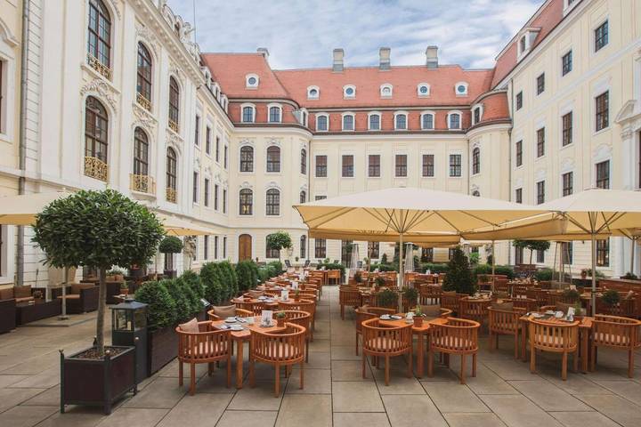 Hotel für 2 Personen, mit Sauna und Terrasse sowie Pool, mit Haustier in Residenzschloss - 3