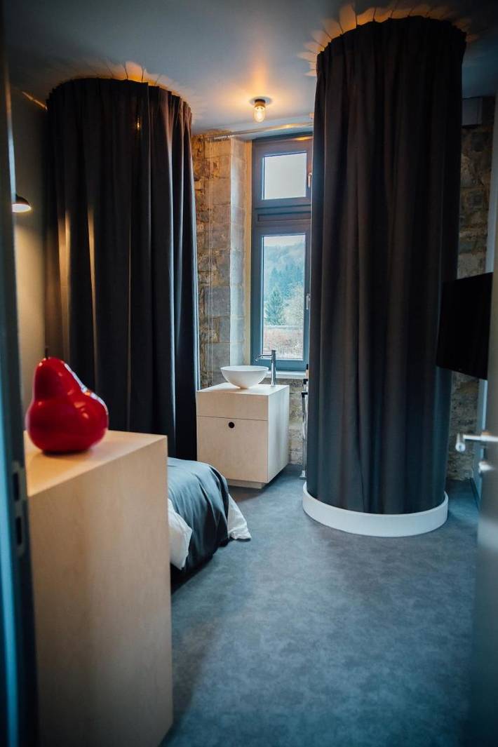 Chambre d’hôte pour 3 personnes, avec Terrasse ainsi que Jardin et Vue à Thuin