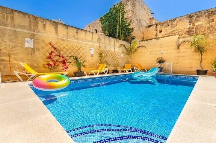 Villa for 14 people, with balcony and garden - 1