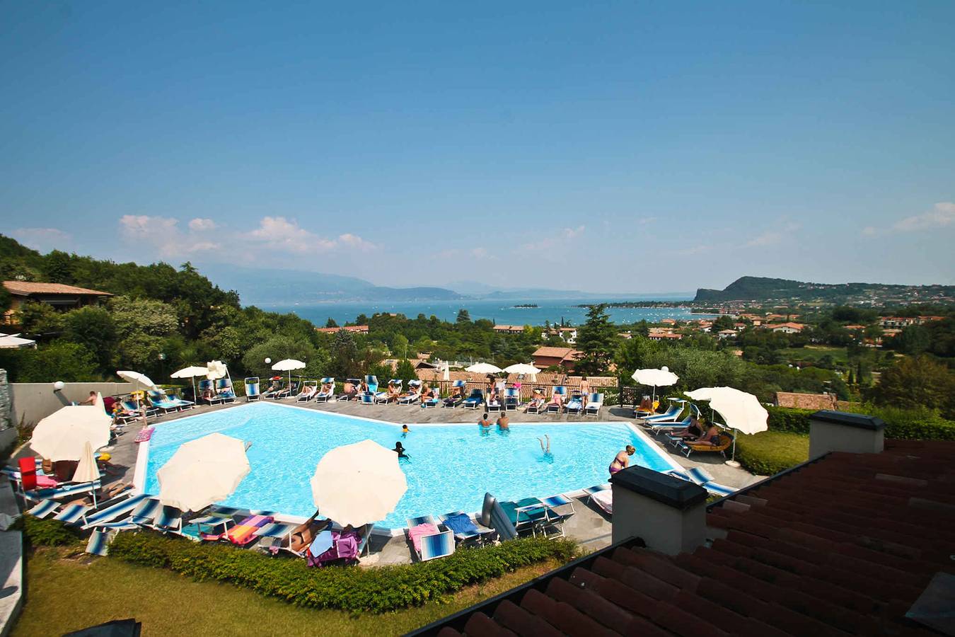 Ganze Ferienwohnung, Ferienwohnung mit Klimaanlage, Internet und Balkon mit Seeblick in Manerba del Garda, Gardasee-Berge