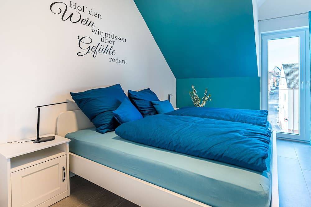 Ganze Wohnung, Moderne helle Ferienwohnung (80qm) mit Balkon in Zellingen, Fränkisches Weinland