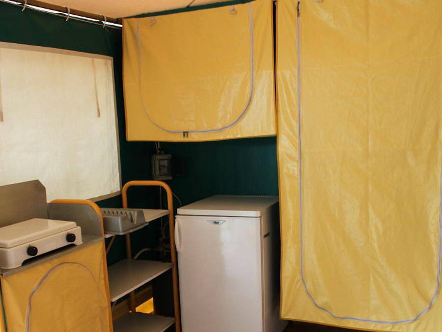 Camping Les Berges du Doux - Bungalow toilé 4 personnes - sans sanitaires in Colombier-le-Vieux, Région de Tournon-sur-Rhône