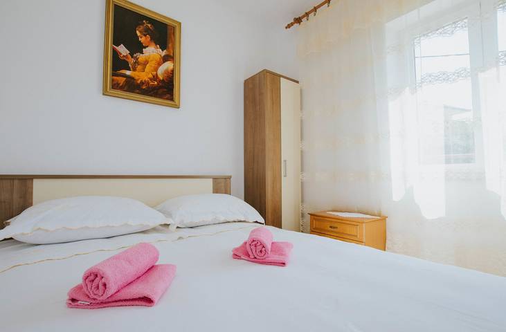 Vakantiehuis voor 8 personen, met Tuin op Čiovo
