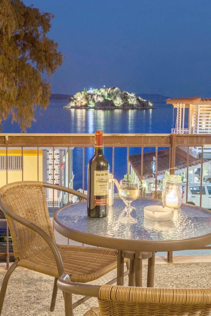 Appart’hôtel pour 2 personnes, avec vue ainsi que jardin et balcon