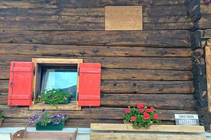 Blockhütte für 5 Personen, mit Balkon