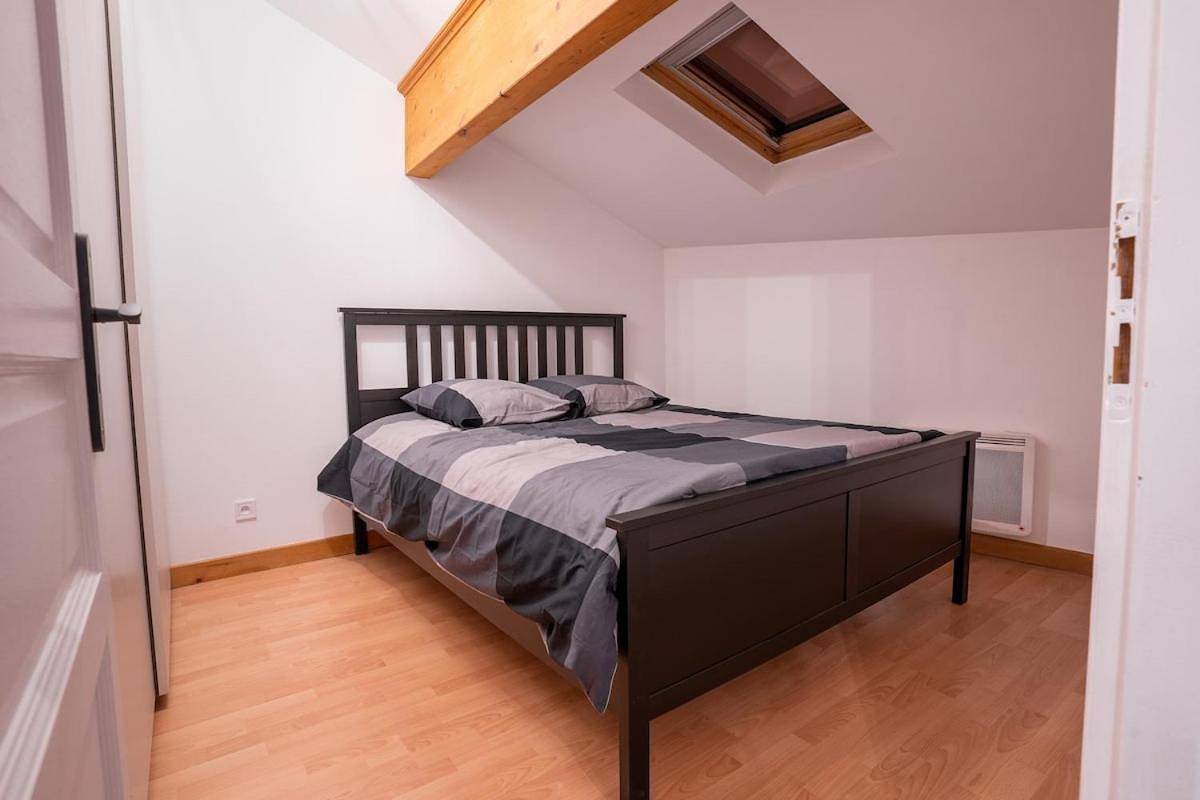 Appartement entier, Two-Bedroom Apartment in L'Arbresle, Lyon et ses environs