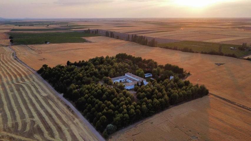 Landhaus für 14 Personen, mit Pool und Ausblick sowie Garten - 1