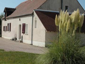Gîte pour 4 personnes, avec jardin à Jouy-le-Potier