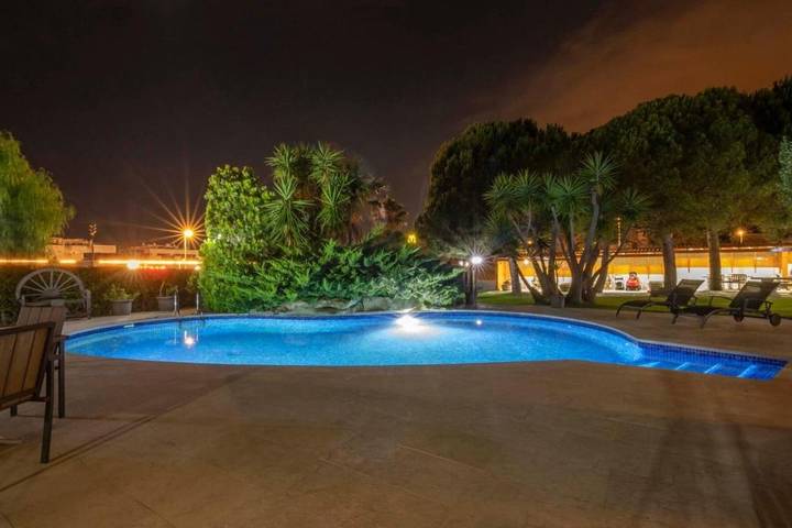 Villa pour 12 personnes, avec jardin et terrasse, animaux acceptés à Calafell - 3