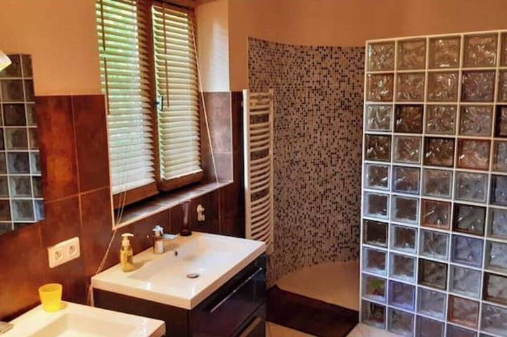 Location de vacances pour 8 personnes, avec jardin et terrasse à Saint-Félix-de-Reillac-et-Mortemart - 4