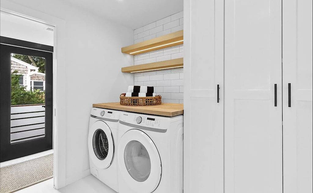 Stunning Sag Harbor Beach Cottage - Pool, Bay View in Noyack, Hamptons