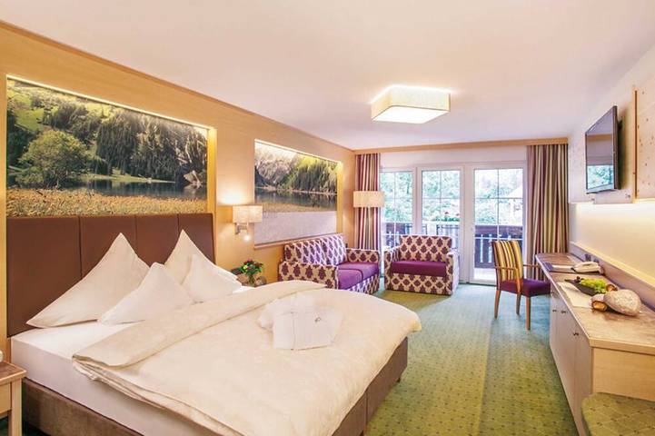 Ferienhaus für 3 Personen, mit Pool und Garten sowie Sauna und Balkon in Tannheim (Tirol)