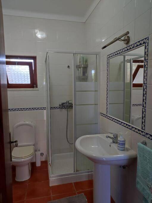 Location de vacances pour 4 personnes, avec vue et terrasse ainsi que jardin et piscine, animaux acceptés à Melides - 4