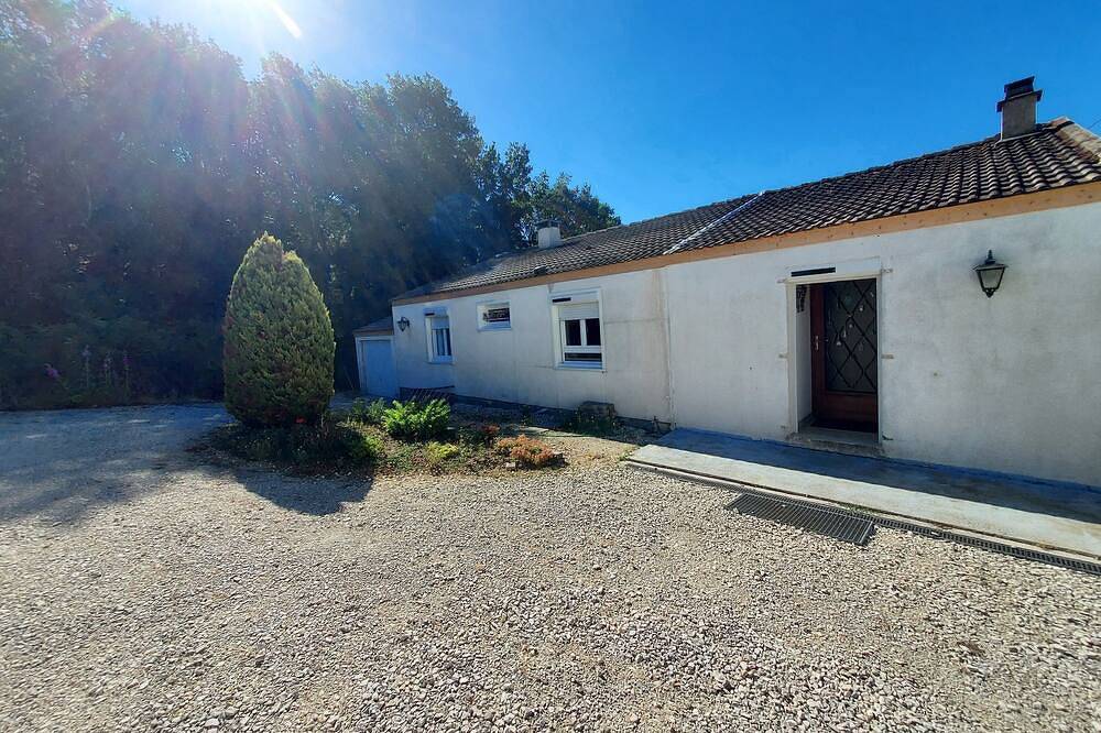 Country house with a shared pool in Triguères, Montargis und Umgebung