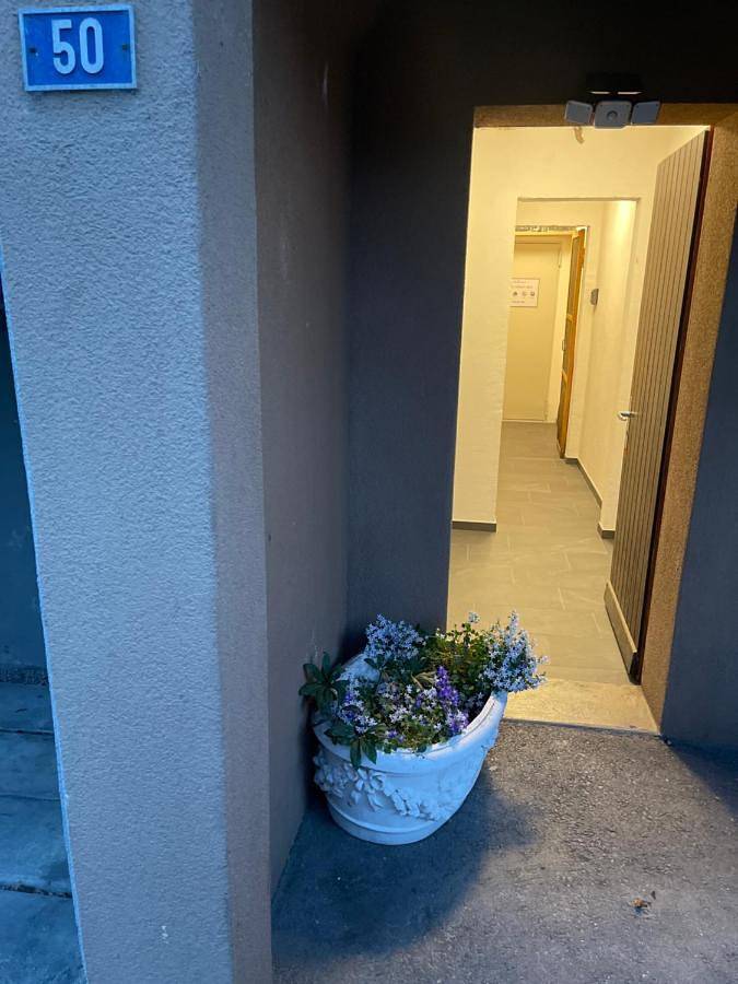 Gîte pour 2 personnes, avec jardin dans Brigue - 3